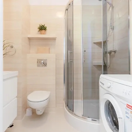 Ochota Elegant Studio By Renters *